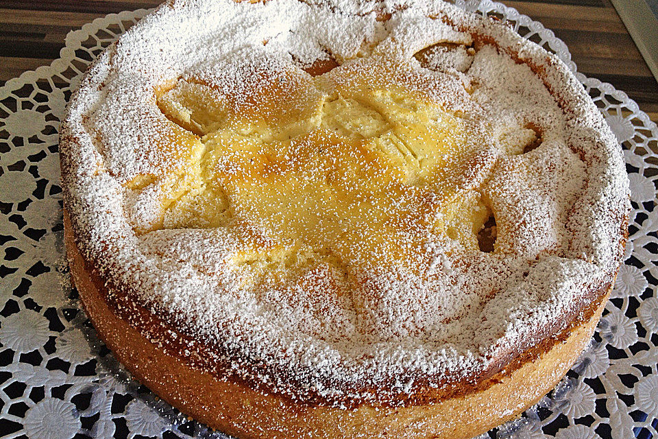 Topfenkuchen mit Marillen