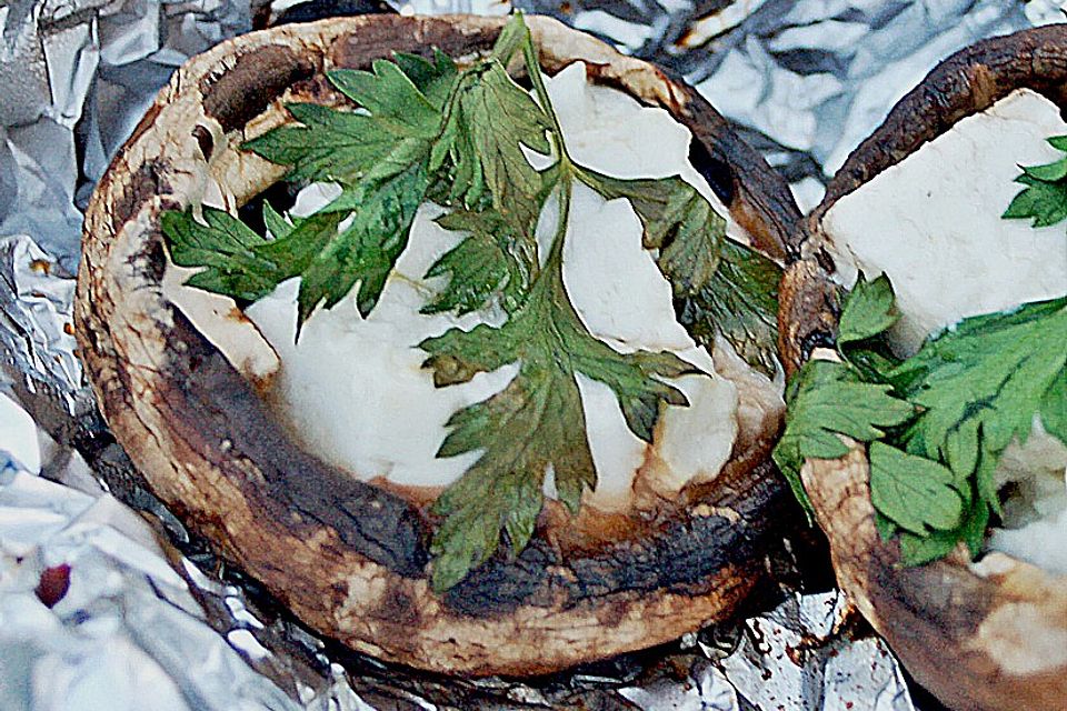 Gefüllte Champignons vom Grill