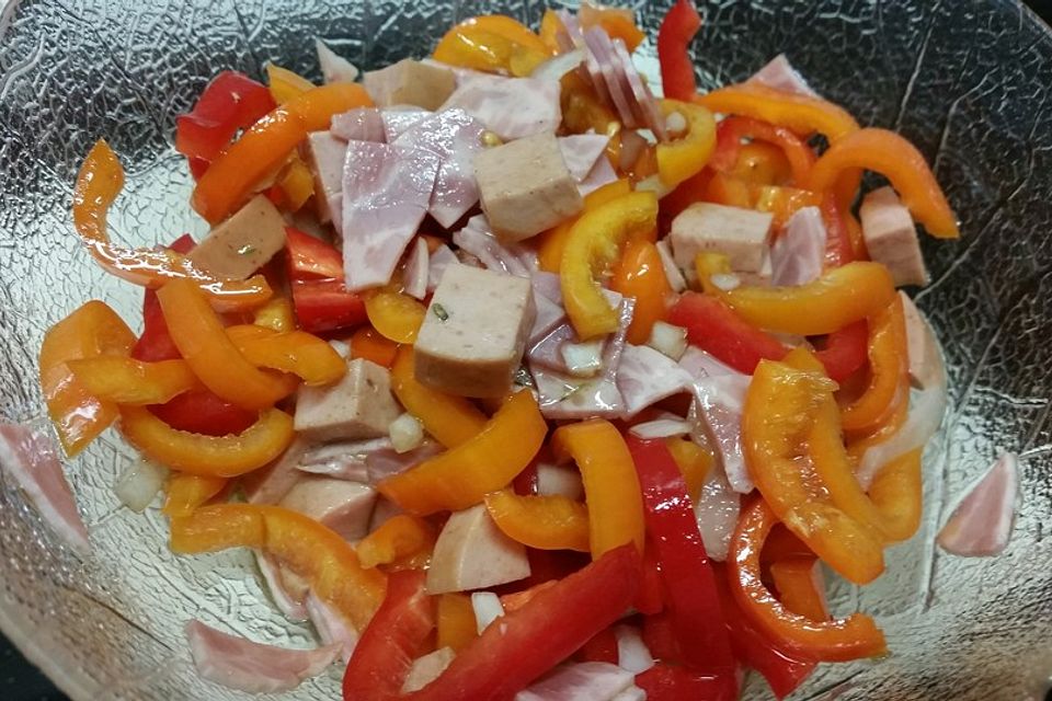 Wurstsalat mit Paprika