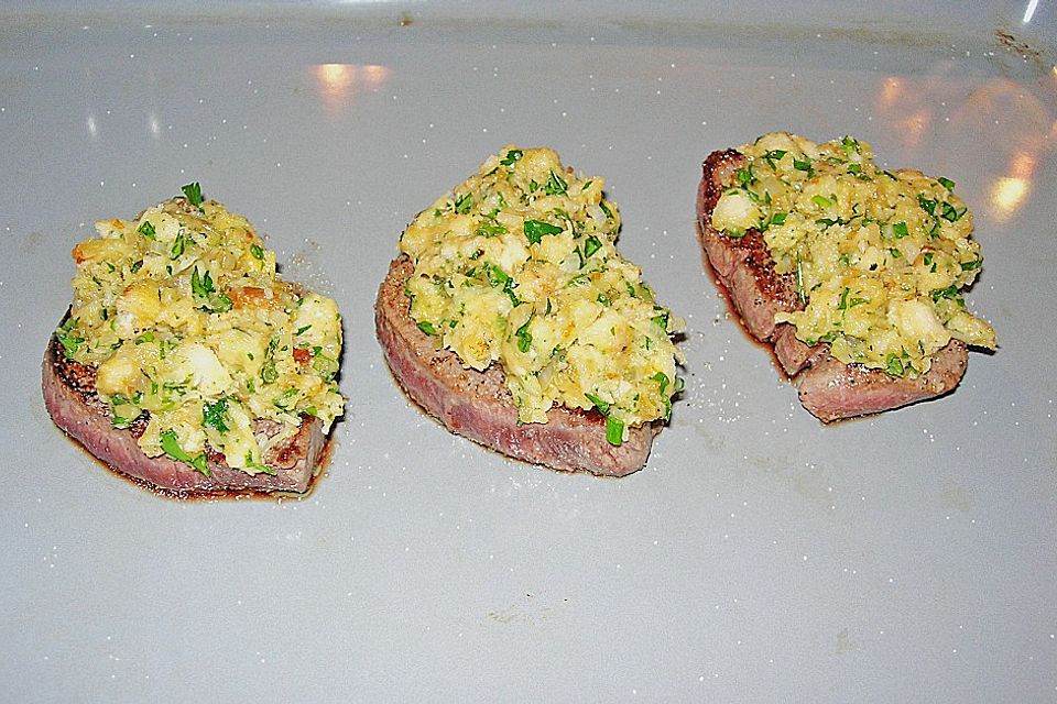 Filetsteak mit Kräuterhaube