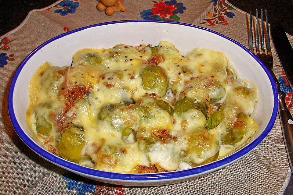 Raclette - Rosenkohl mit Röstzwiebeln