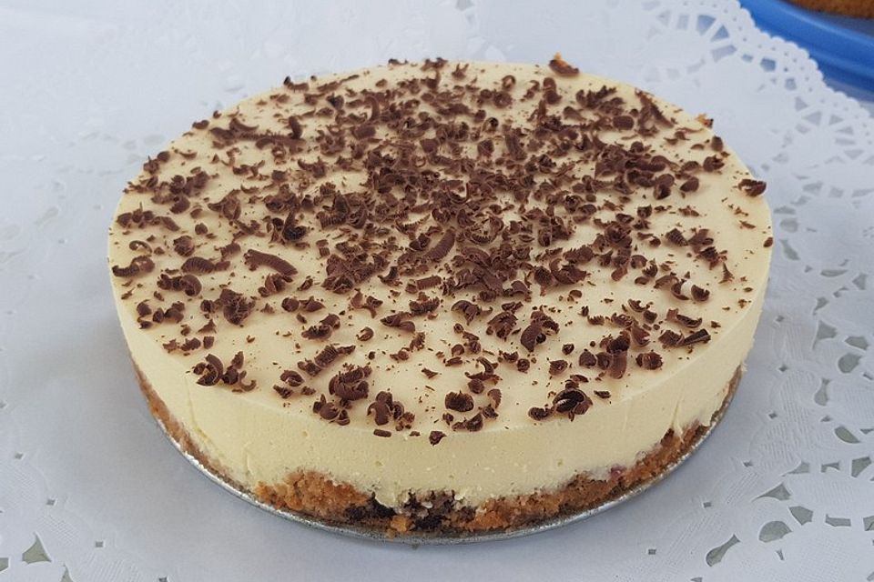 Eierlikör - Torte mit Sauerkirschen