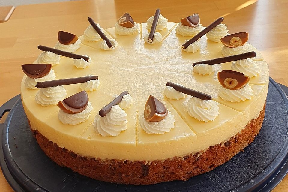 Eierlikör - Torte mit Sauerkirschen