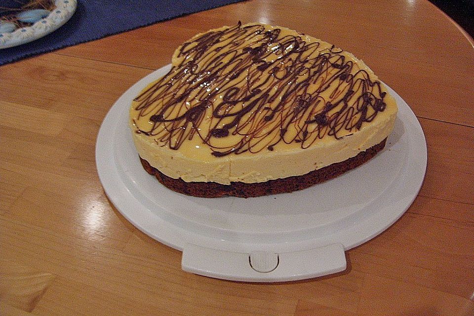 Eierlikör - Torte mit Sauerkirschen