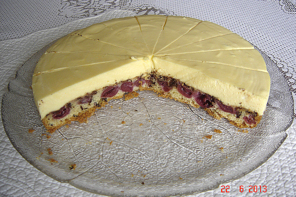 Eierlikör - Torte mit Sauerkirschen