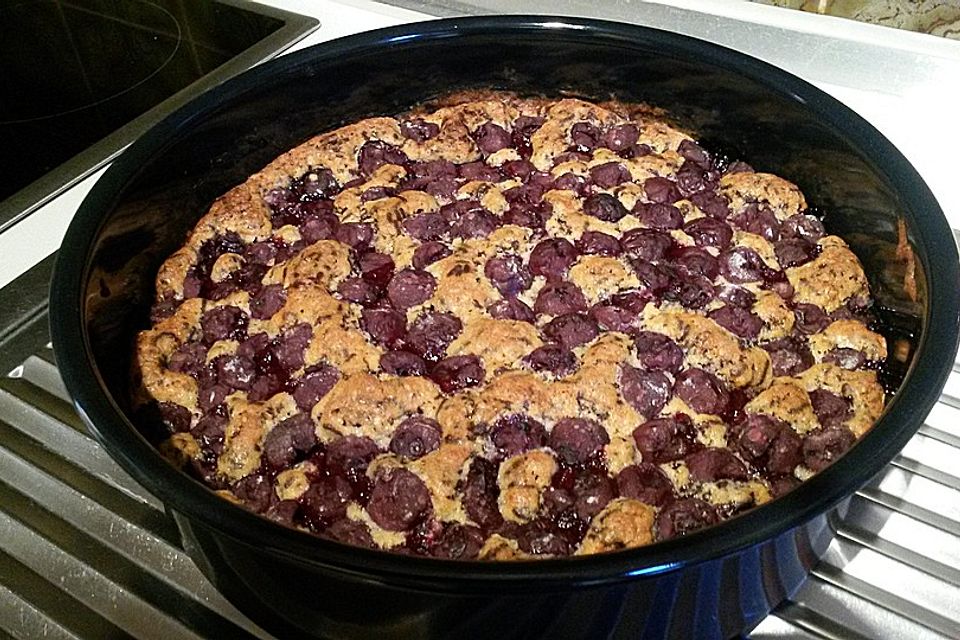 Eierlikör - Torte mit Sauerkirschen