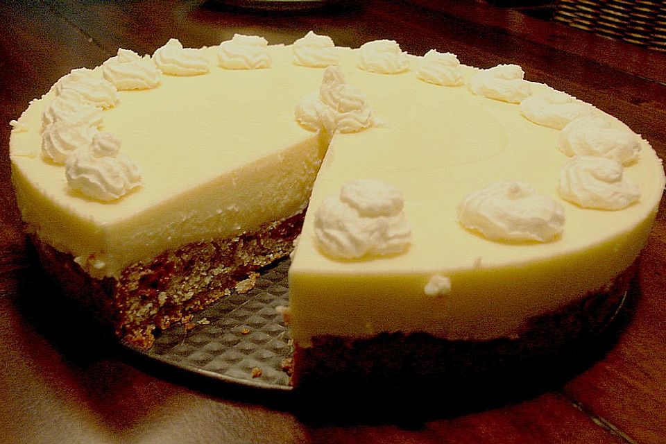 Eierlikör - Torte mit Sauerkirschen