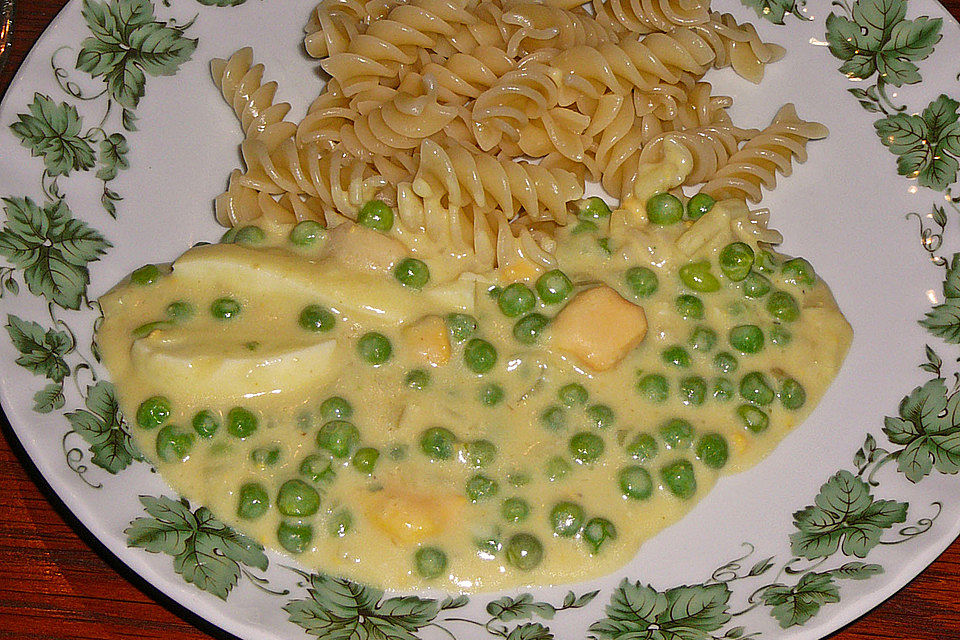 Eierragout mit jungen Erbsen