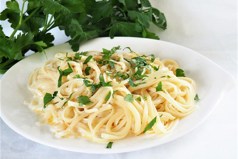 Spaghetti mit Joghurtsauce