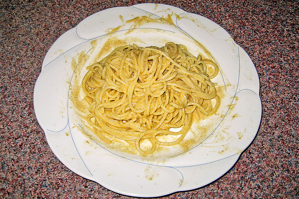 Spaghetti mit Joghurtsauce