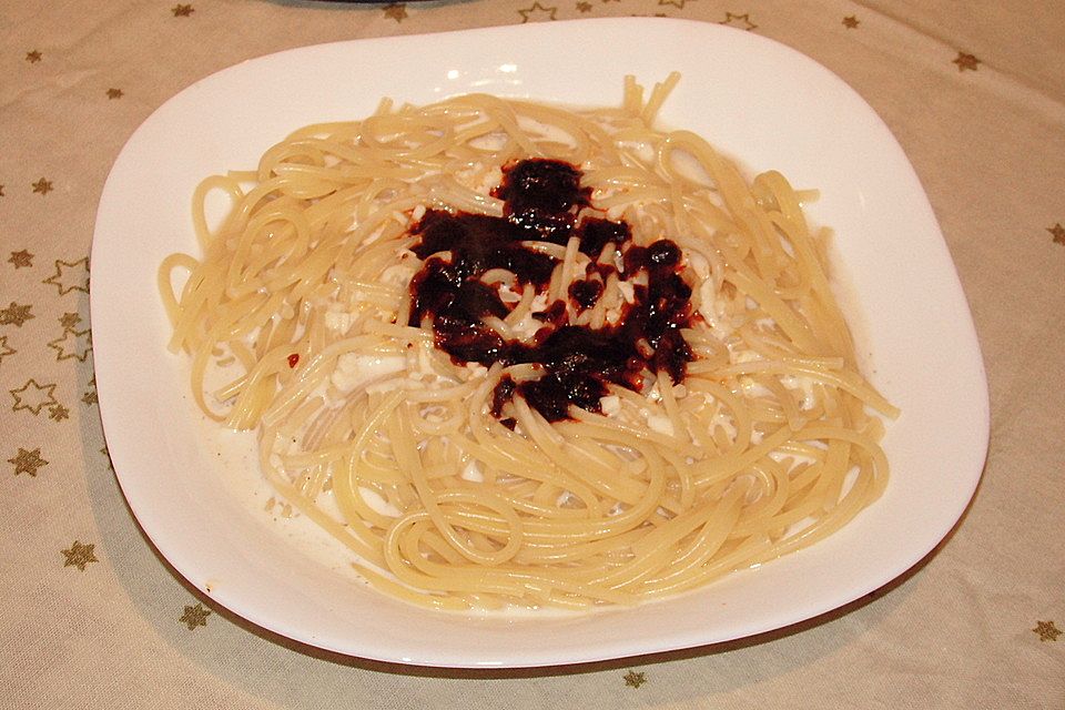 Spaghetti mit Joghurtsauce