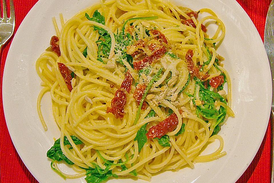 Capellini mit sonnengetrockneten Tomaten