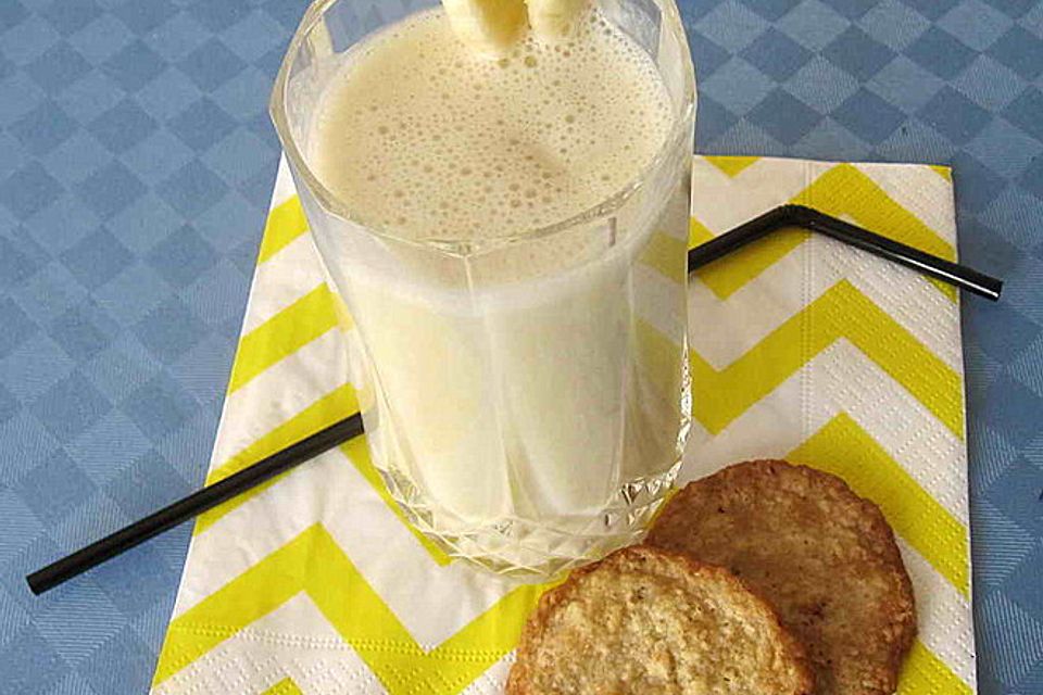 Süßer Bananenshake mit Eierlikör