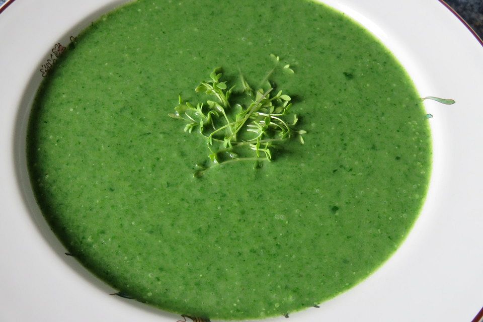 Cremesuppe vom Feldsalat