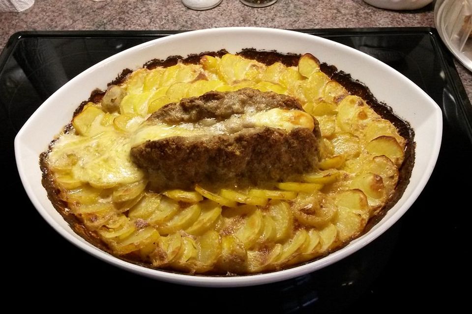 Hackbraten auf Kartoffelgratin