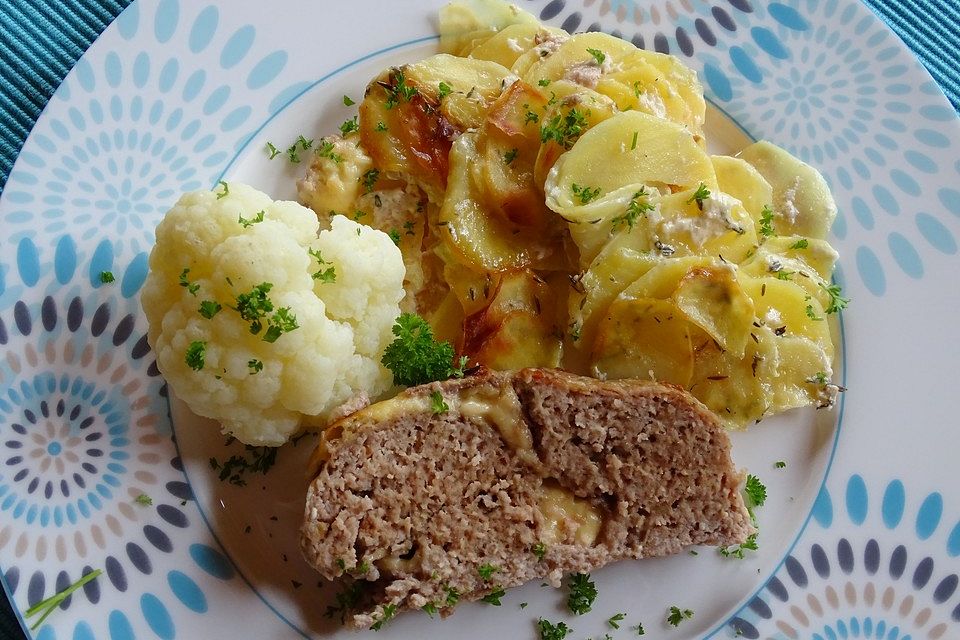 Hackbraten auf Kartoffelgratin