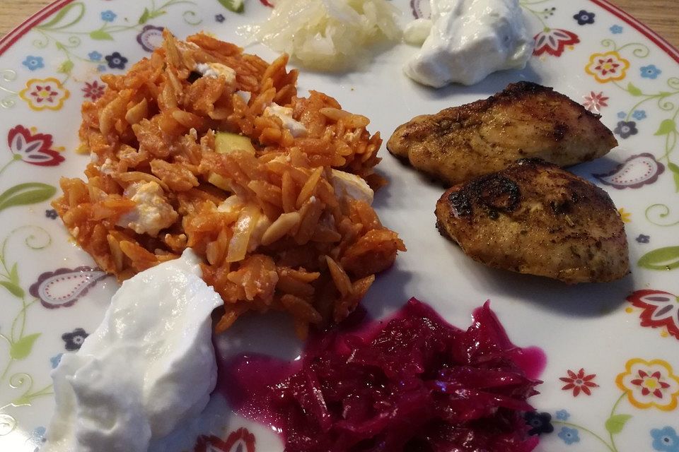 Griechische Reisnudelpfanne mit Hähnchenbrustfilet