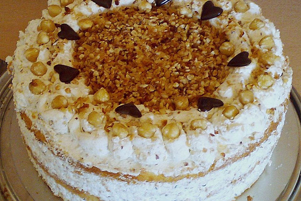 Sahne - Nuss - Torte