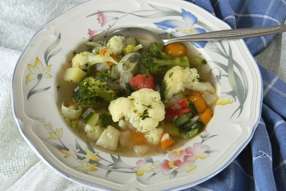 Gemüsesuppe