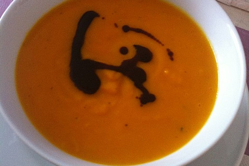 Kürbis-Apfel-Suppe