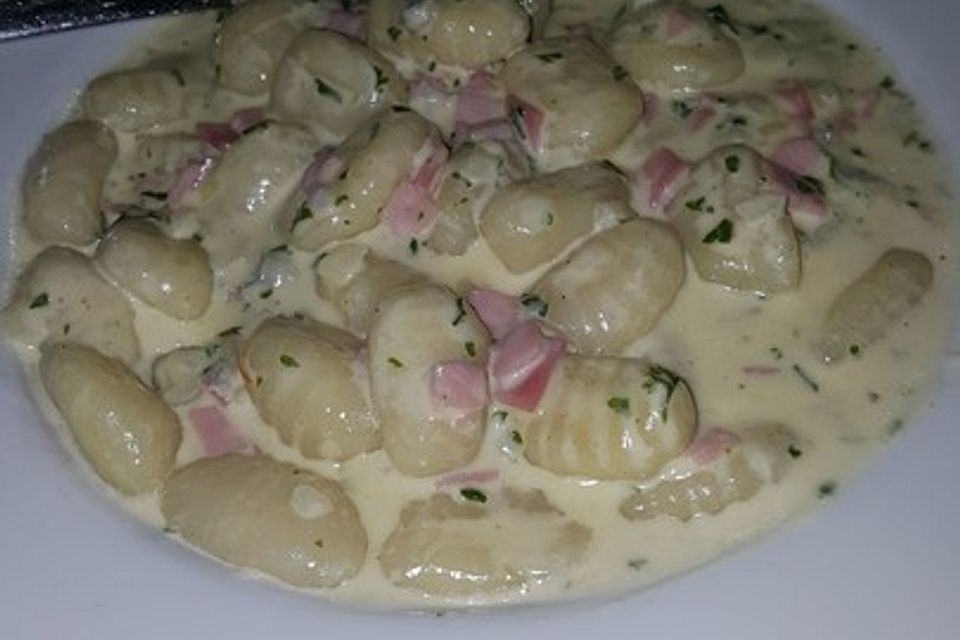 Gnocchi mit Schinken - Käsesauce