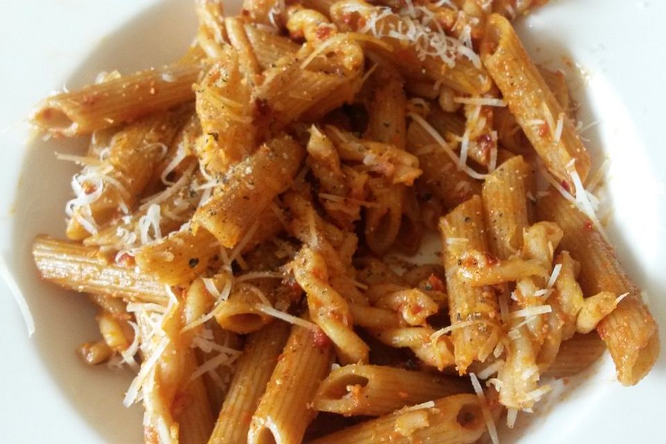 Penne in Kräuter - Tomatensauce