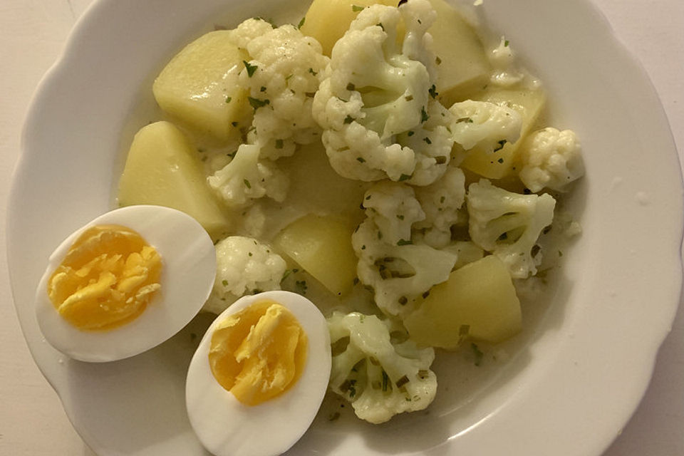 Blumenkohl-Ragout in Kräutersoße