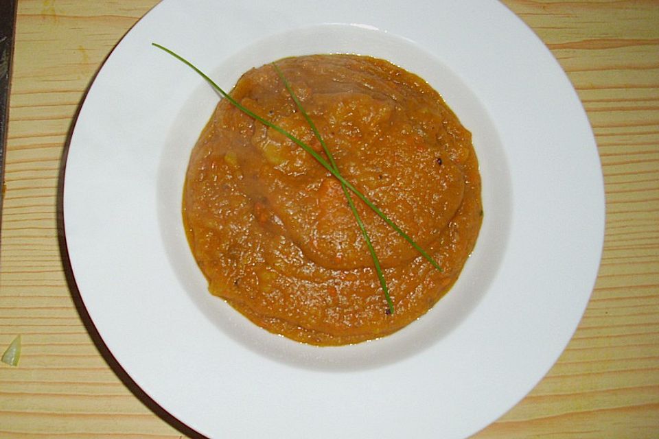 Leichte Kürbissuppe mit Maronen