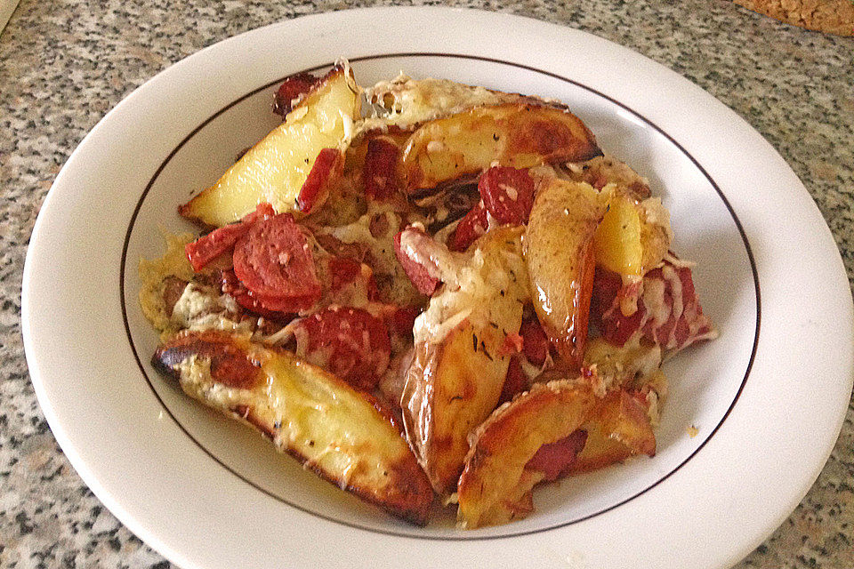 Backofenkartoffeln mit türkischer Knoblauchwurst