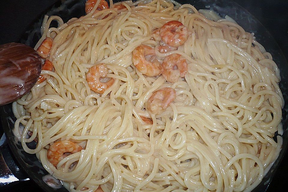 Zitronenspaghetti mit Garnelen