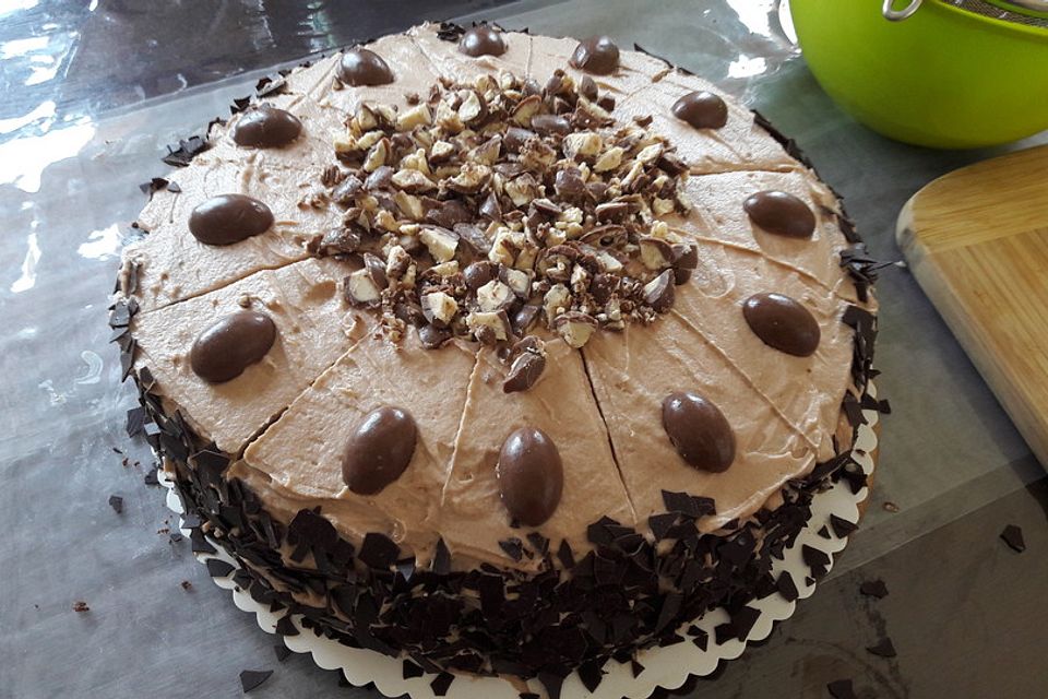 Überraschungsei Torte