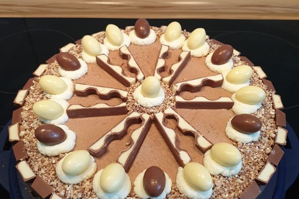 Überraschungsei Torte