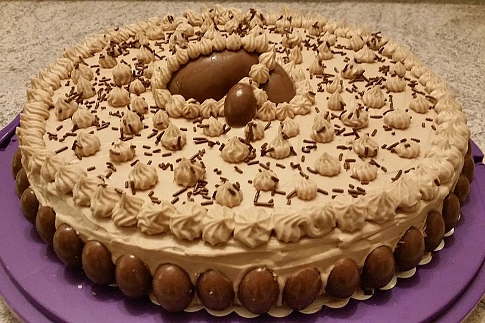 Überraschungsei Torte