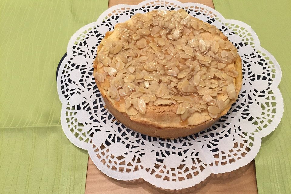 Bienenstich Apple Pie