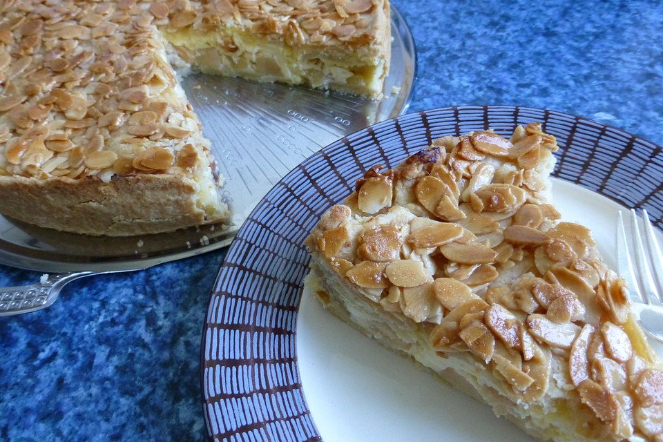 Bienenstich Apple Pie