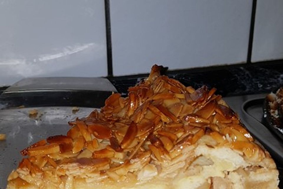 Bienenstich Apple Pie