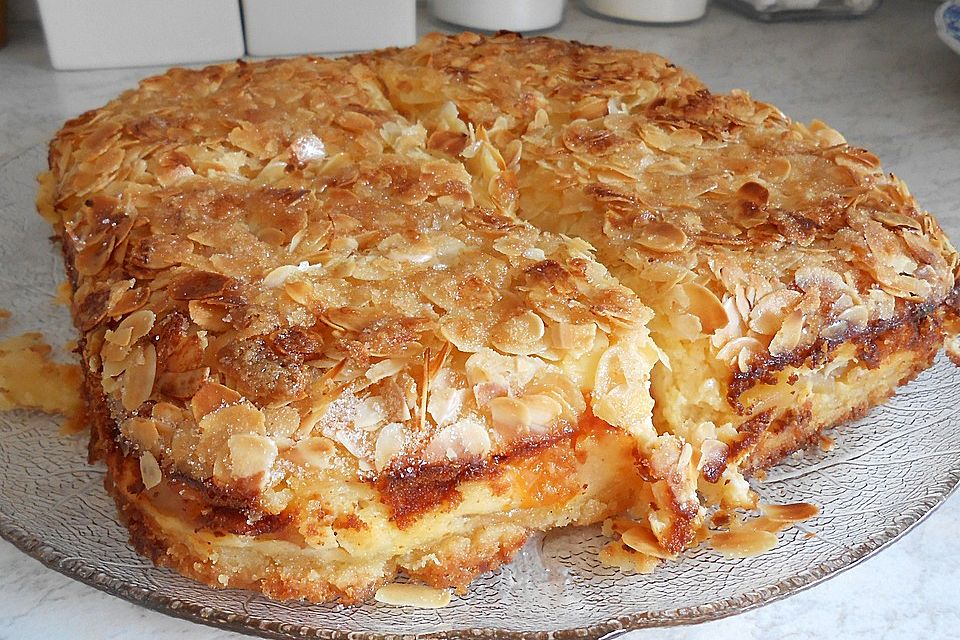 Bienenstich Apple Pie