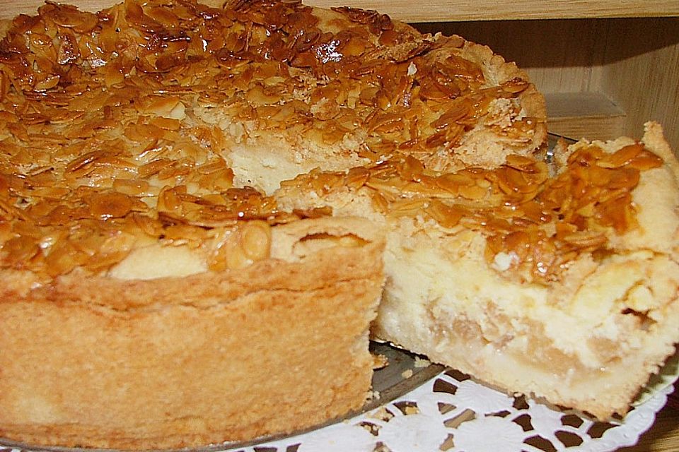 Bienenstich Apple Pie