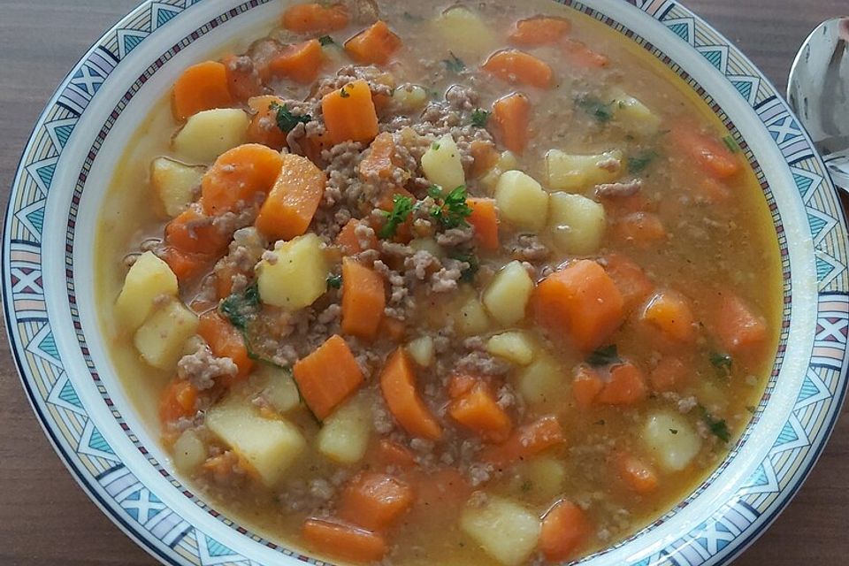 Hackfleisch - Kartoffel - Möhren - Eintopf