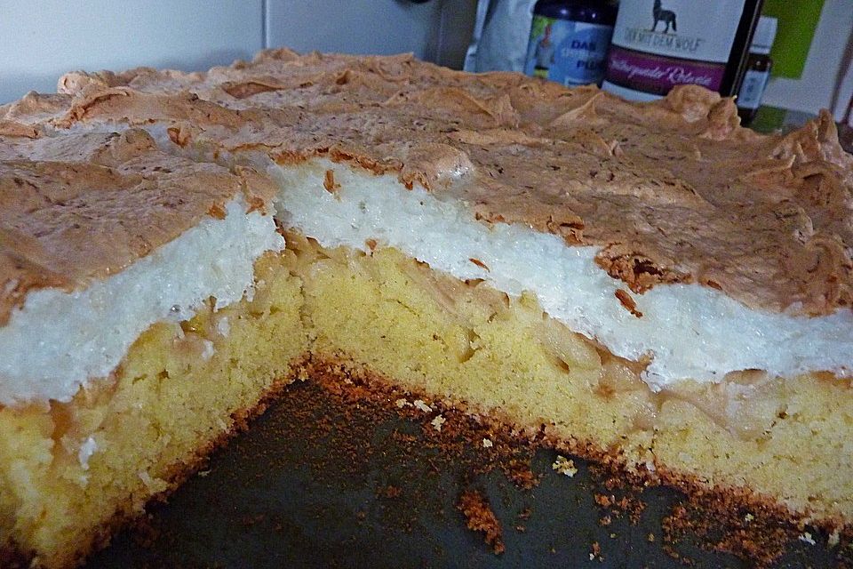 Apfelkuchen mit Kokosbaiser