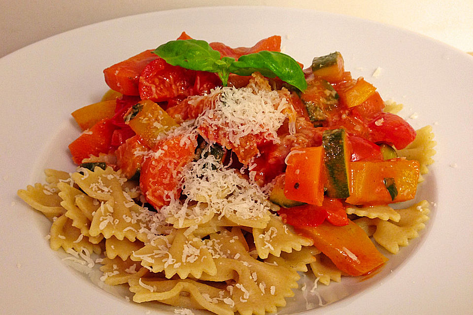 Gemüse - Pasta mit Tomatenrahmsauce