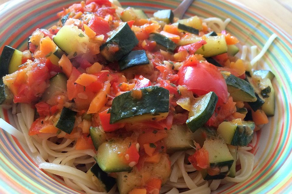 Gemüse - Pasta mit Tomatenrahmsauce