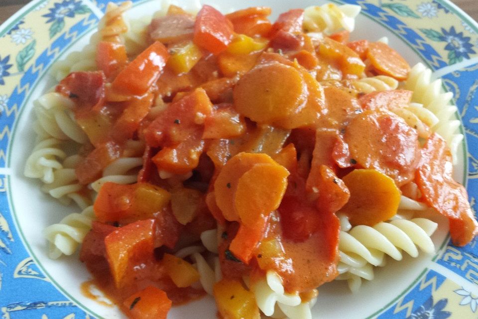 Gemüse - Pasta mit Tomatenrahmsauce