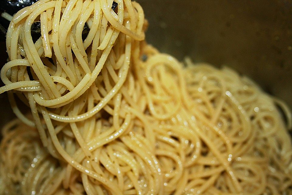 Spaghetti mit Pesto