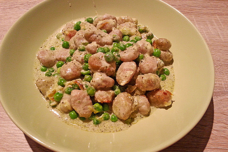 Gnocchi in Pestosahne