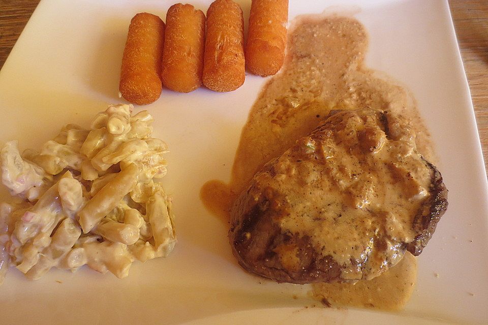 Rinderhüftsteak mit Pfifferlingsrahmsauce