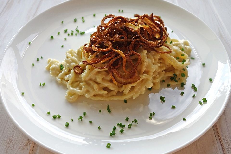 Allgäuer Käsespätzle mit Zwiebeln