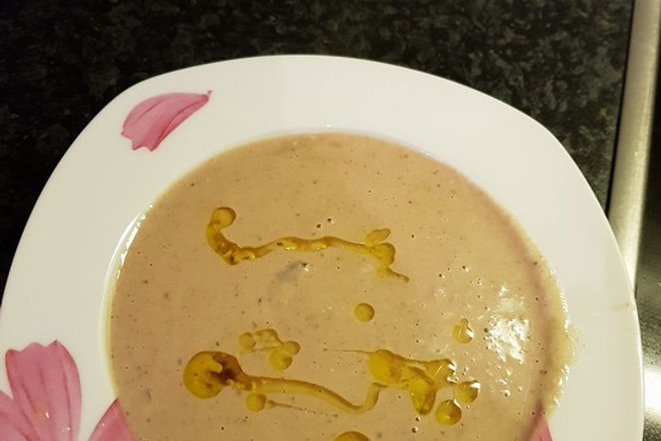 Getrüffelte Maronisamtsuppe