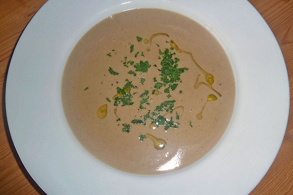 Getrüffelte Maronisamtsuppe