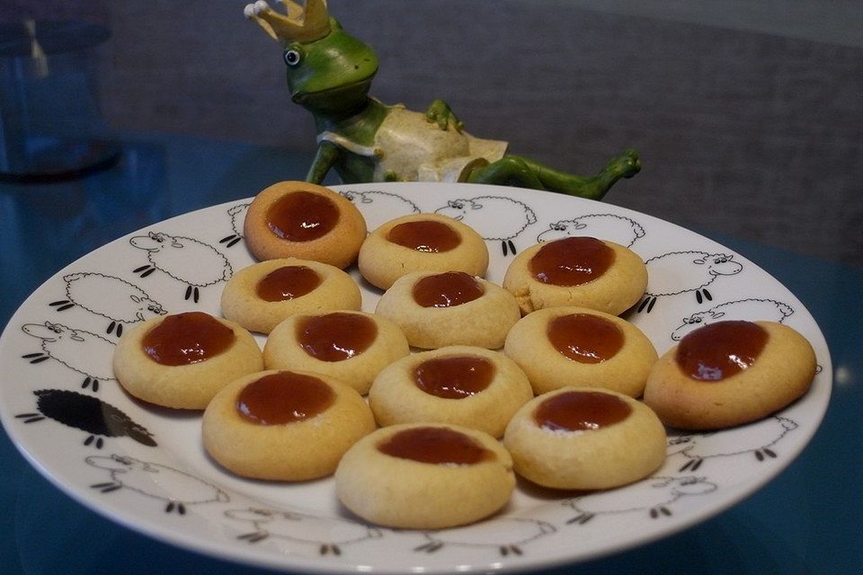 Marzipanbällchen mit Himbeergelee - Füllung